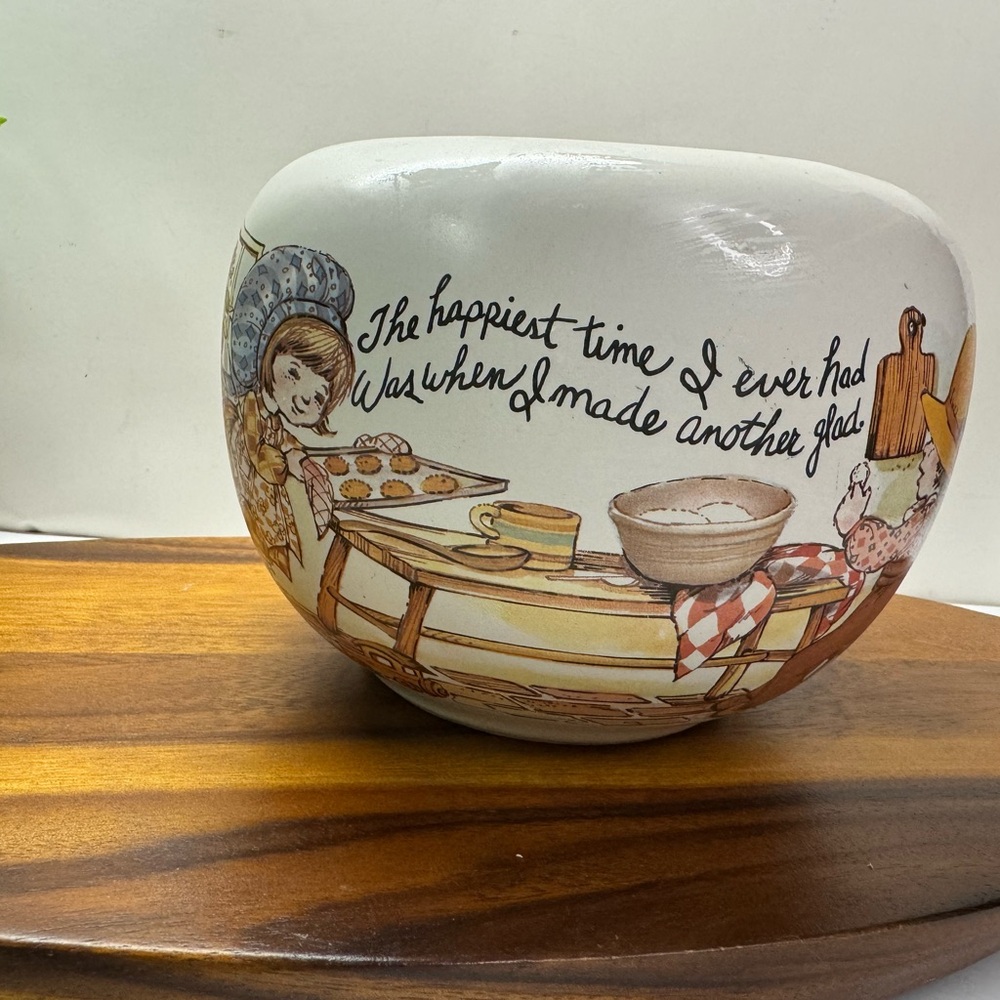 Happiest Time I Ever Had White Floraline Vase Planter Round Mid-Century 406 USA